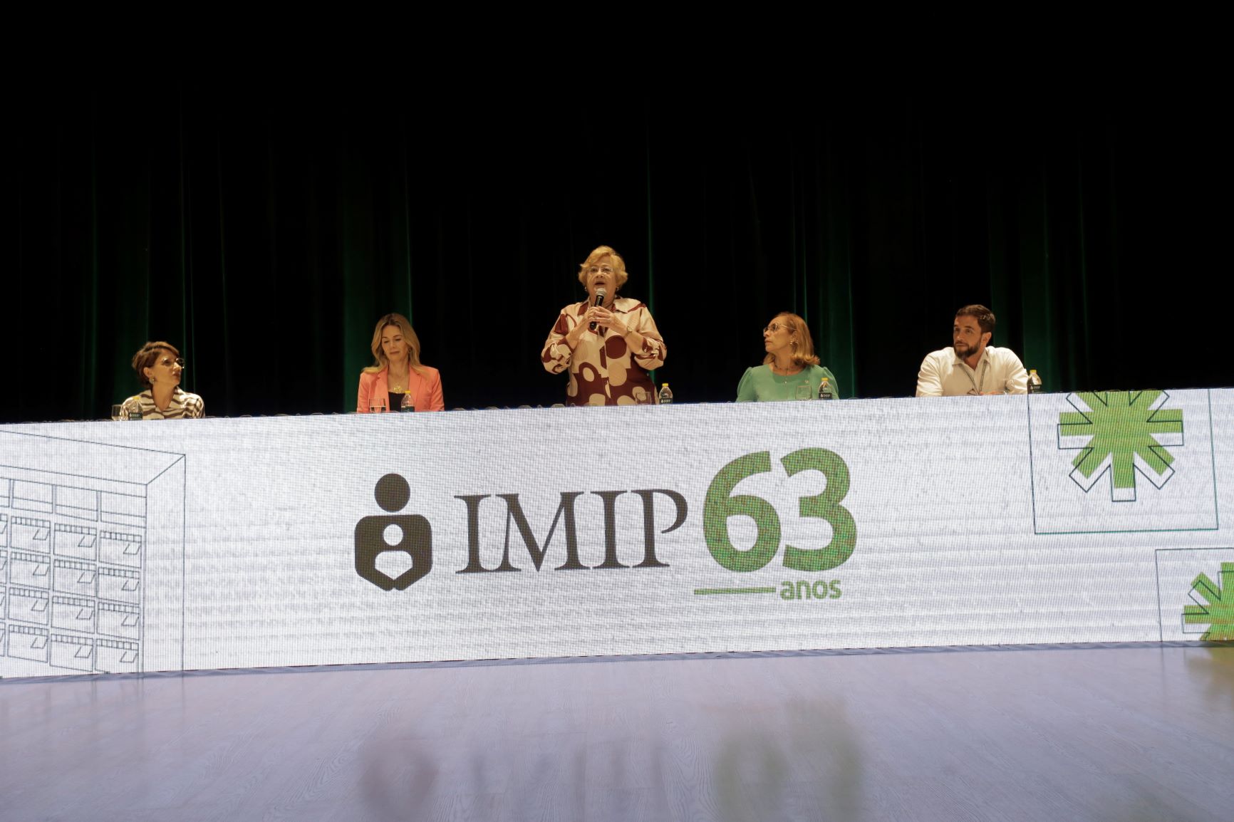 Mais de 25 anos de IMIP: funcionários recebem homenagem pelo tempo de casa