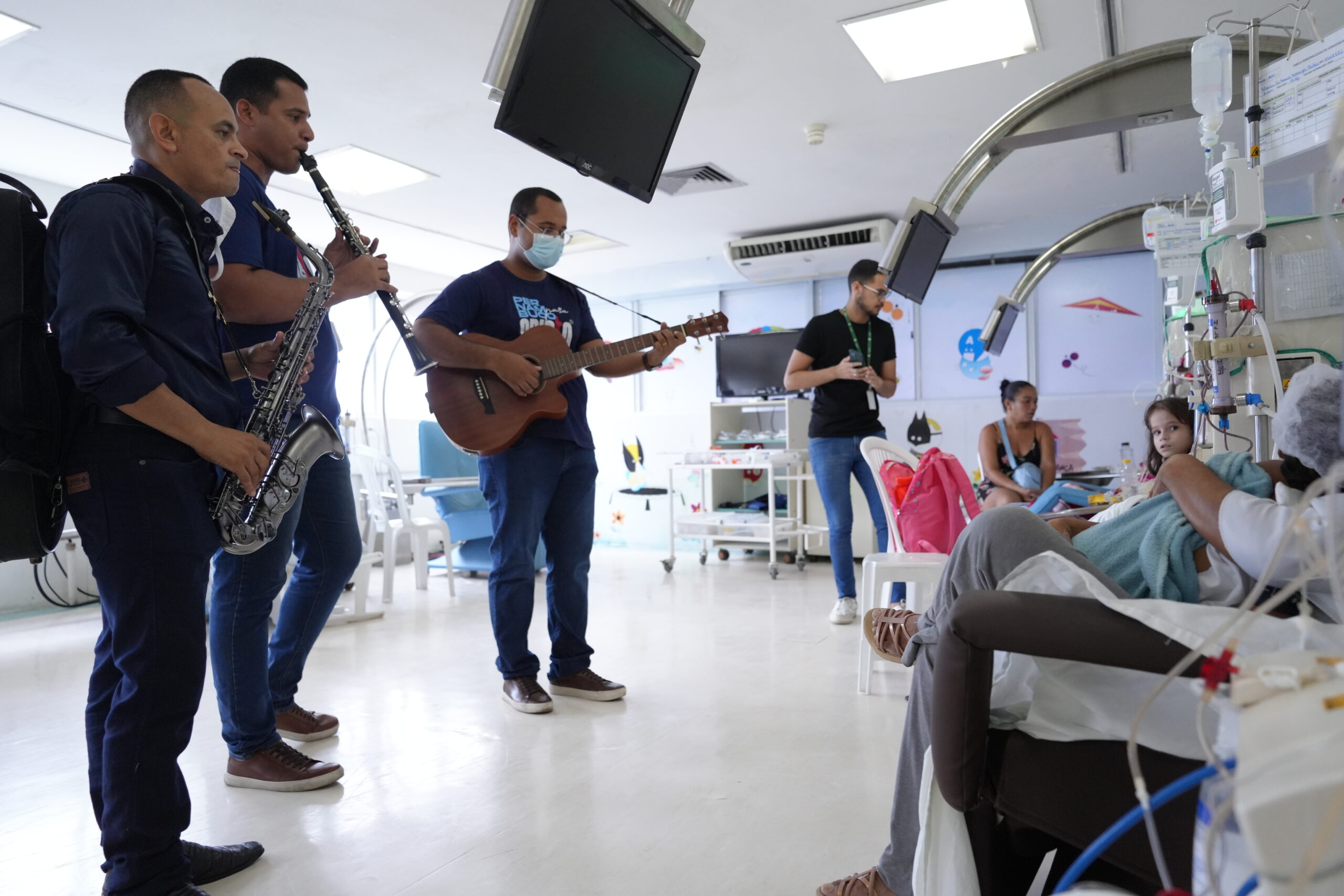 Voluntariado realiza ação especial em homenagem ao Dia das Mães