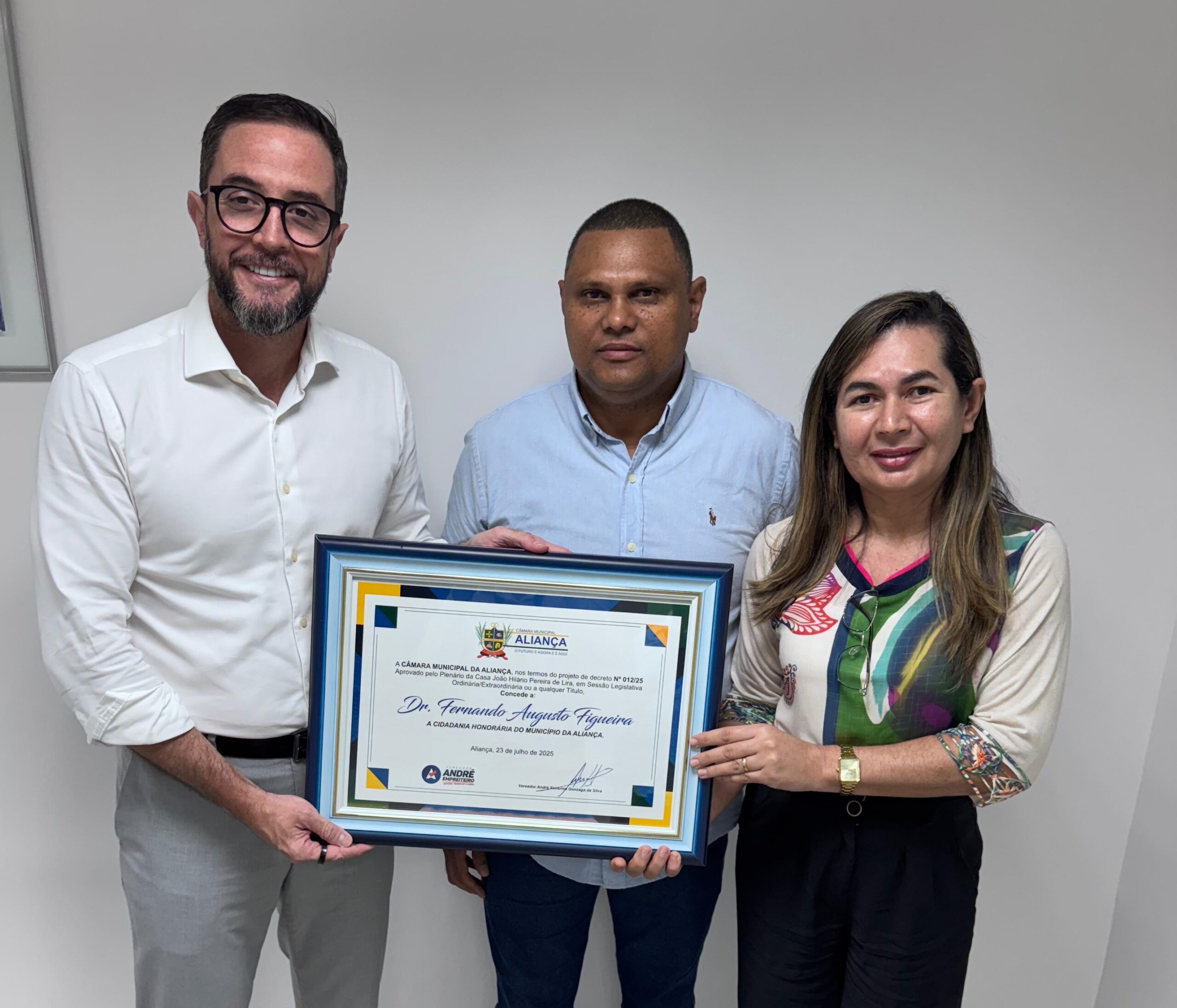 Fernando Augusto Figueira recebe Título de Cidadão de Aliança e Voto de Aplauso