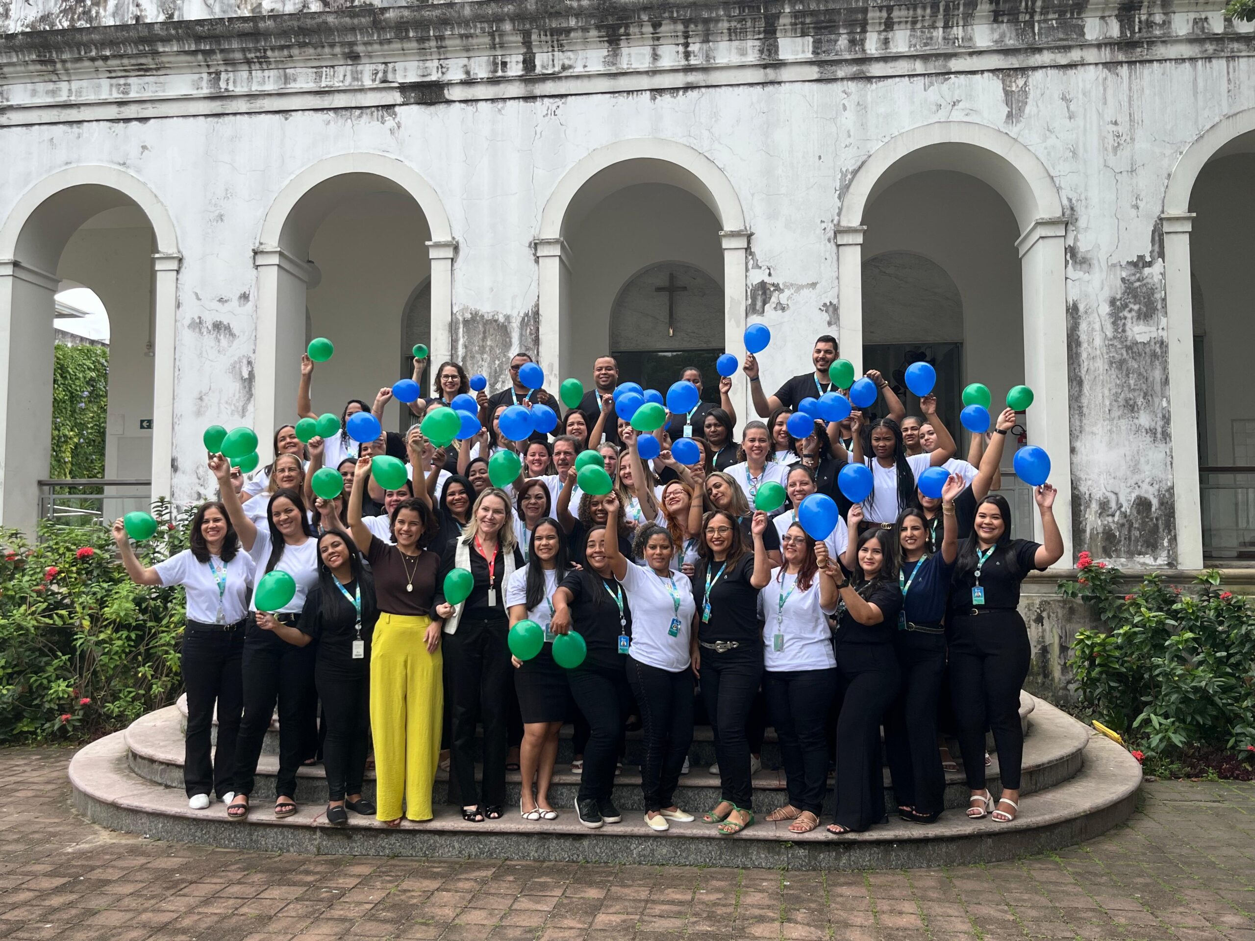 Telemarketing do IMIP celebra aniversário de 28 anos com ligações que trazem esperança para dentro da instituição