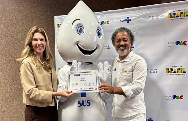 Adriana Scavuzzi e Rosano Freire, durante evento no Ministério da Saúde em Pernambuco. Foto: Divulgação
