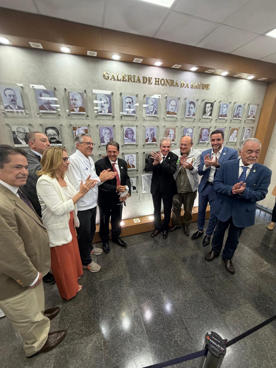 Antonio Carlos Figueira é homenageado na Galeria de Honra da Saúde, em Brasília/DF
